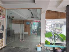 观山湖千禧广场32平一楼门面出租